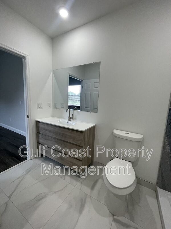 662 Windermere Drive property image