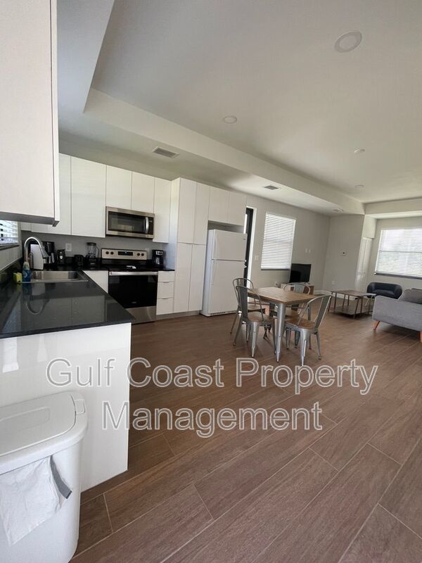 681 Windermere Drive property image