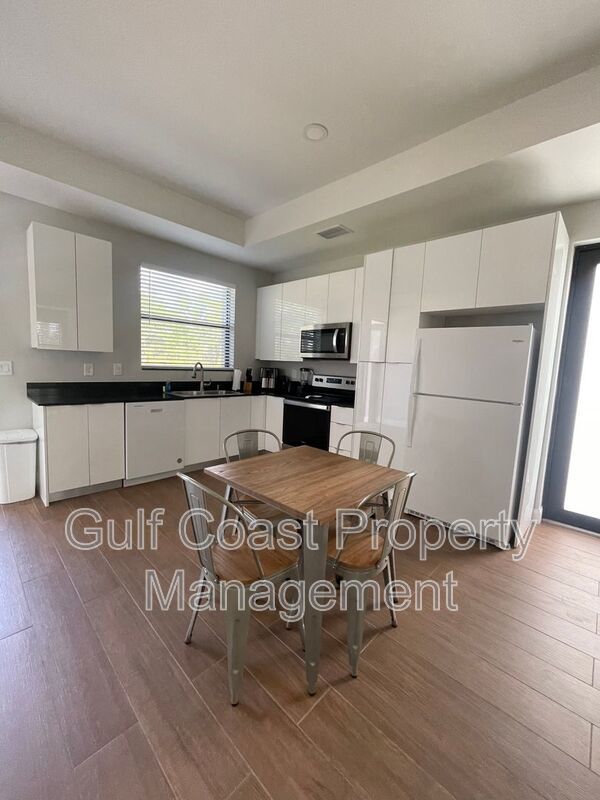 681 Windermere Drive property image