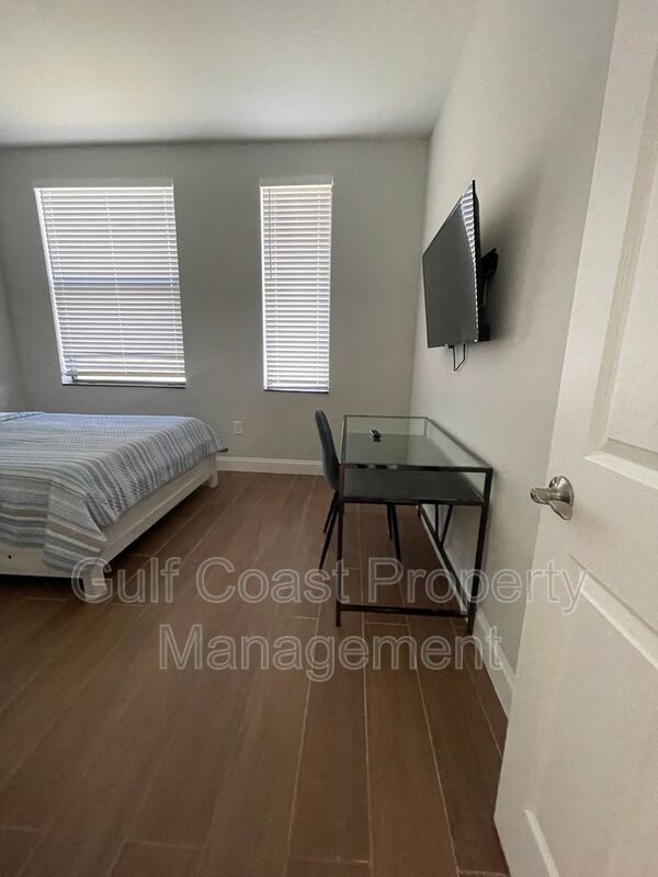 681 Windermere Drive property image