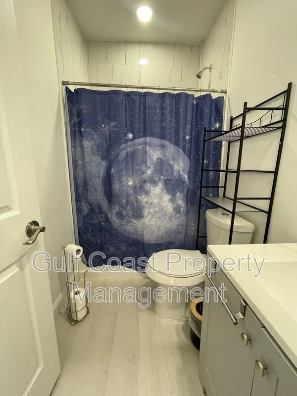 681 Windermere Drive property image