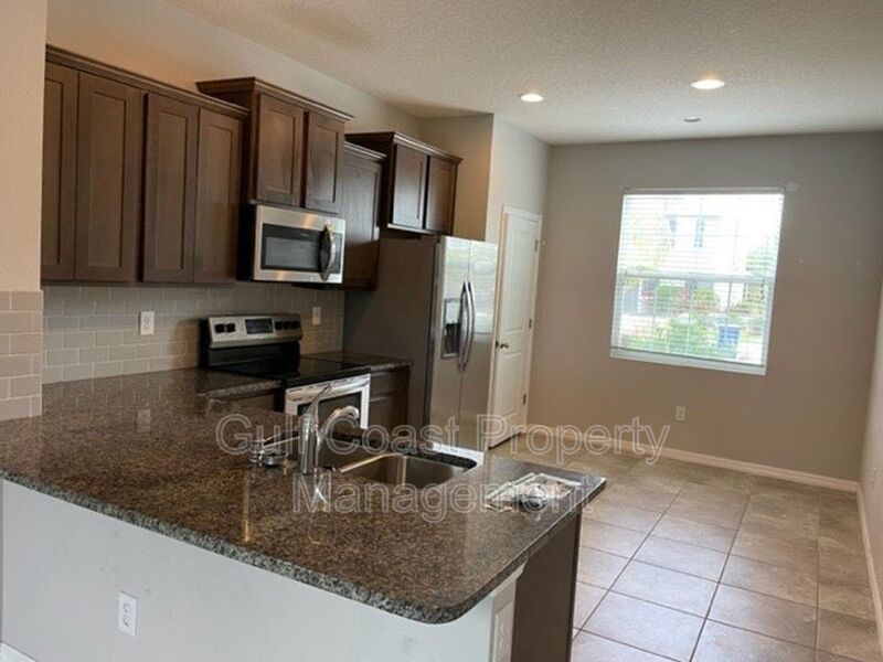 3 Bedroom Townhouse Available for Annual Rent property image